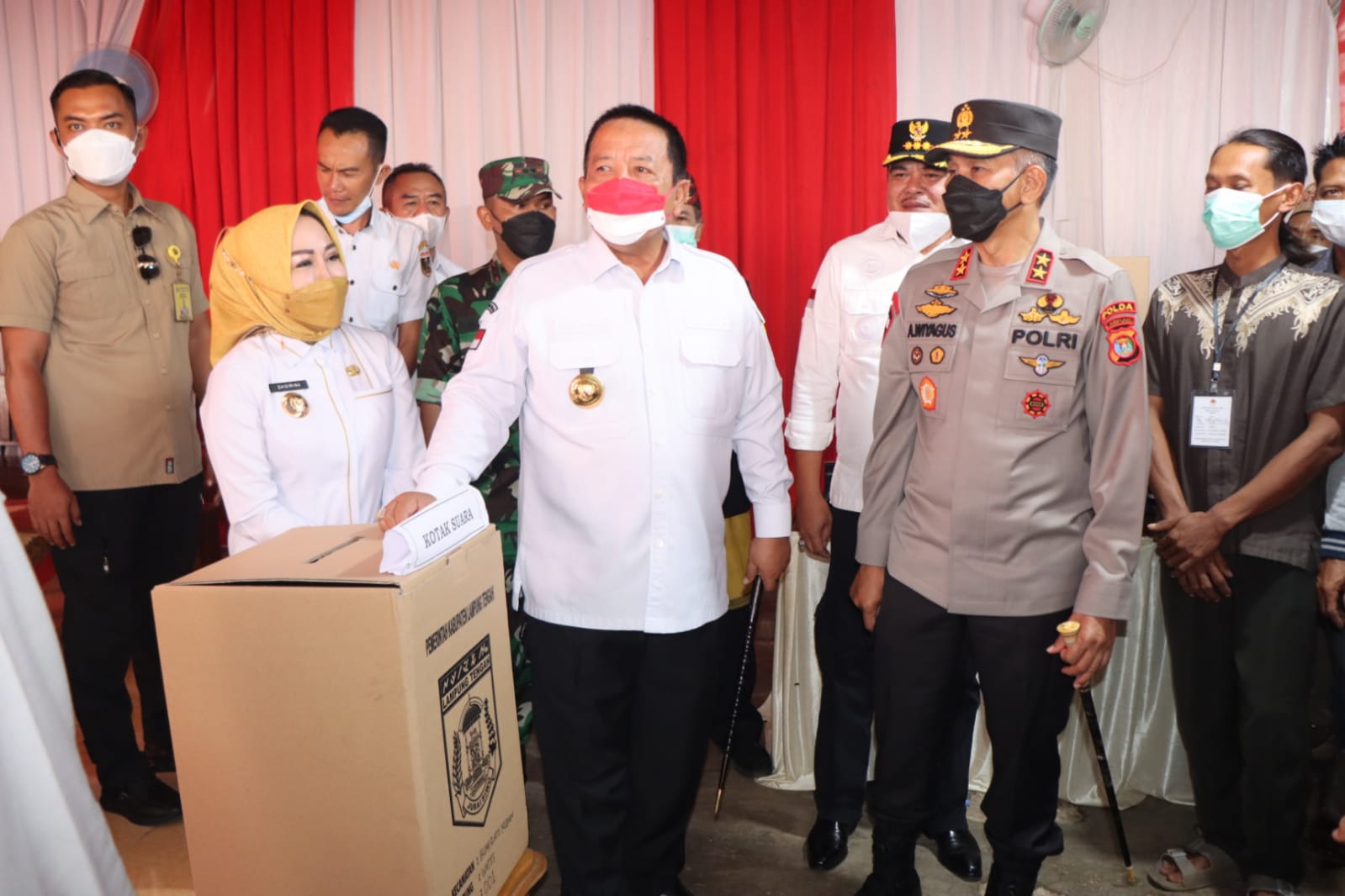 Pemilihan Kepala Kampung Secara E-Voting, Gubernur Arinal Junaidi Tinjau Secara Langsung Pelaksanan Pilkakam di Kabupaten Lampung Tengah