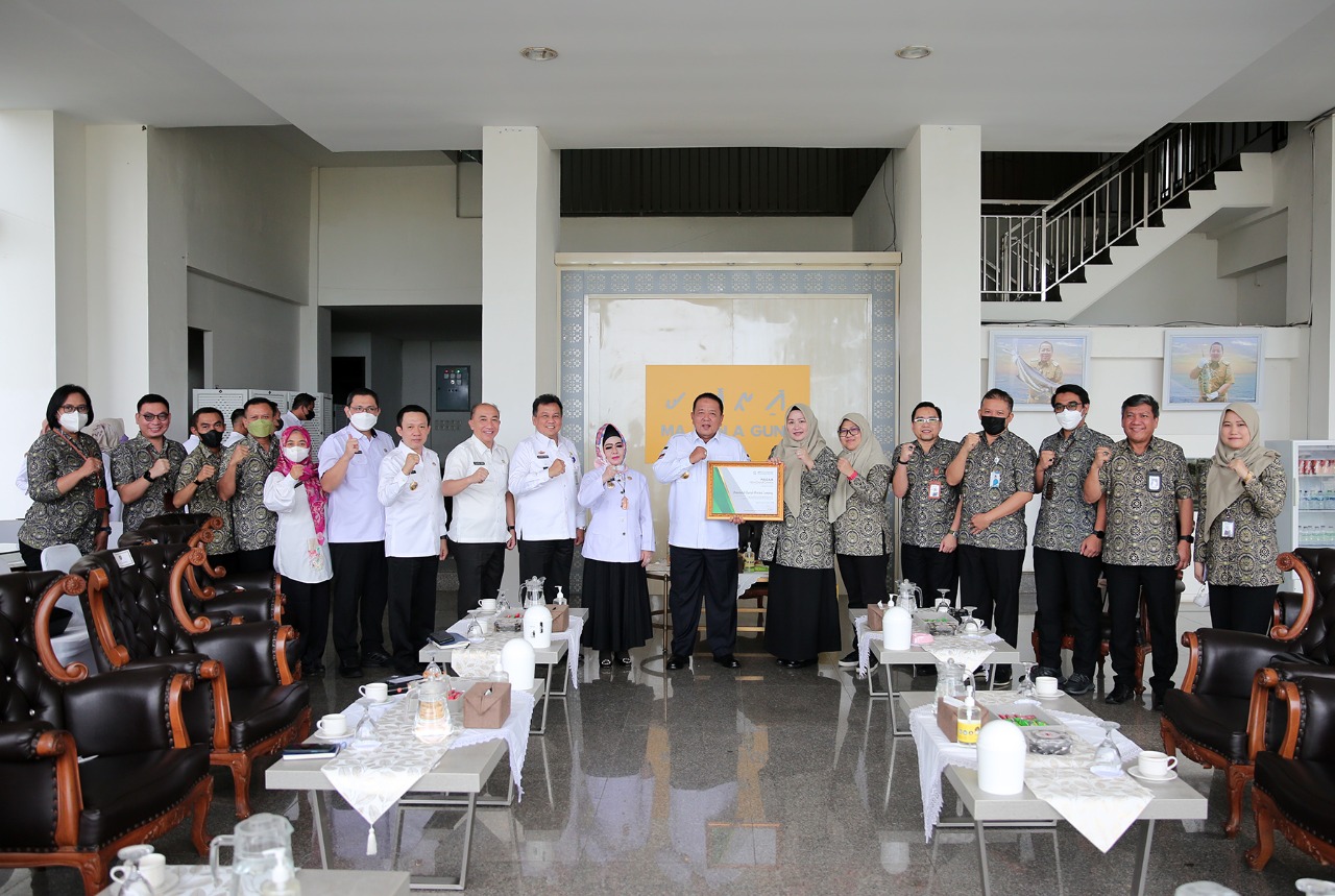 Gubernur Arinal Terima Penghargaan dari BPJS Kesehatan Atas Cakupan 86,08 Persen Kepesertaan