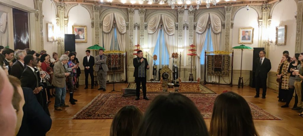BUPATI DENDI PERKENALKAN SULAM JELUJUR DAN UMKM PESAWARAN DI AMERIKA SERIKAT