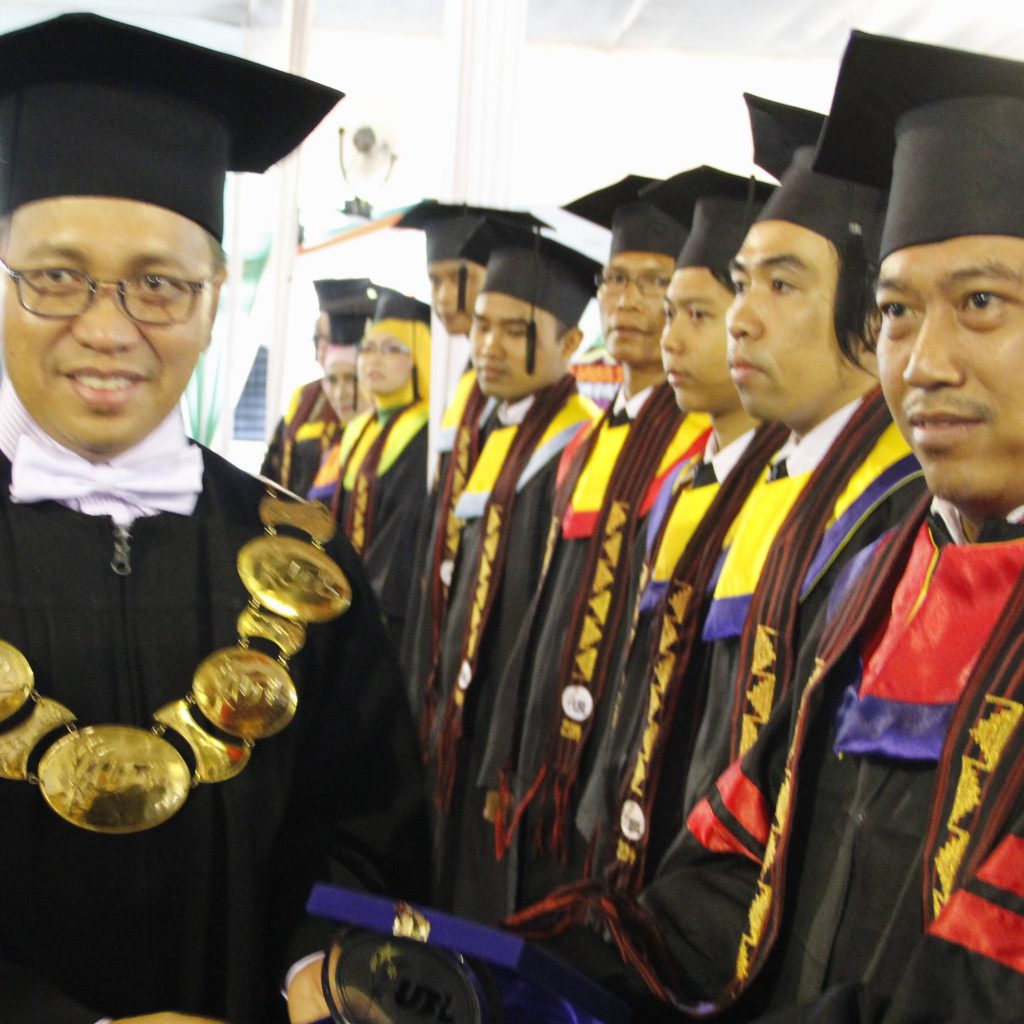 UBL LAKSANAKAN KEGIATAN WISUDA SARJANA DAN PASCASARJANA