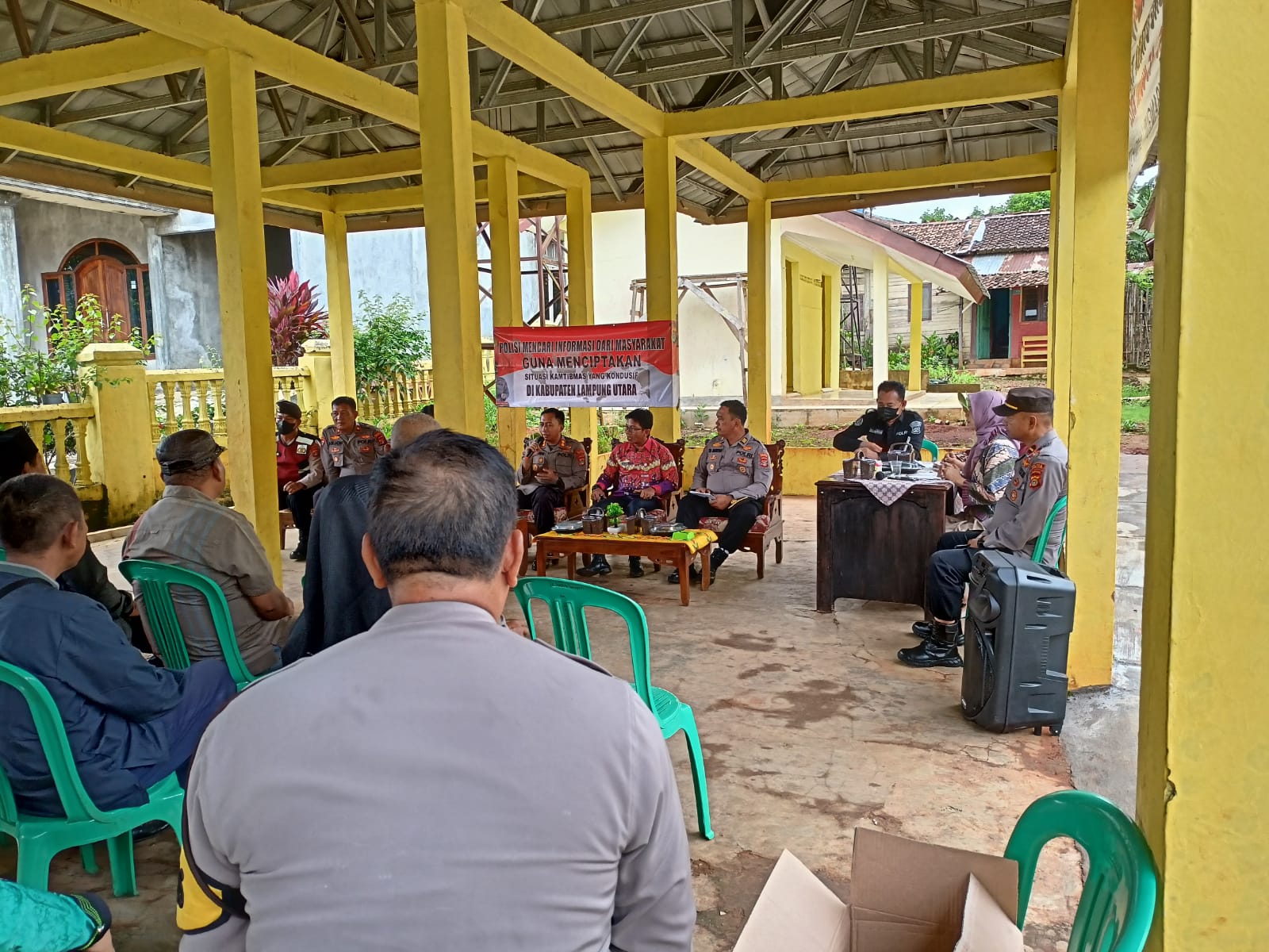 Jalin sinergitas dengan masyarakat melalui program TABIK PUN, Kapolres Lampung Utara kunjungi warga, serap aspirasi dan bagikan Bansos