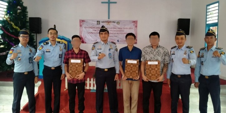 Lapas Kotaagung Beri Remisi 3 Warga Binaan di Gereja Lapas