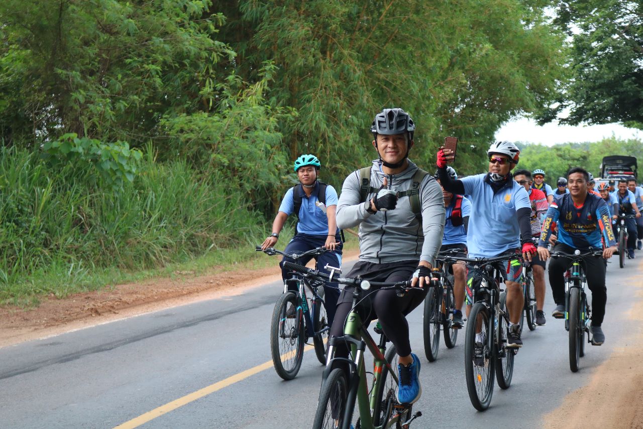 Jaga Kebugaran dan Pelihara Kekompakan, Keluarga Besar Lanud BNY laksanakan Gowes Bersama