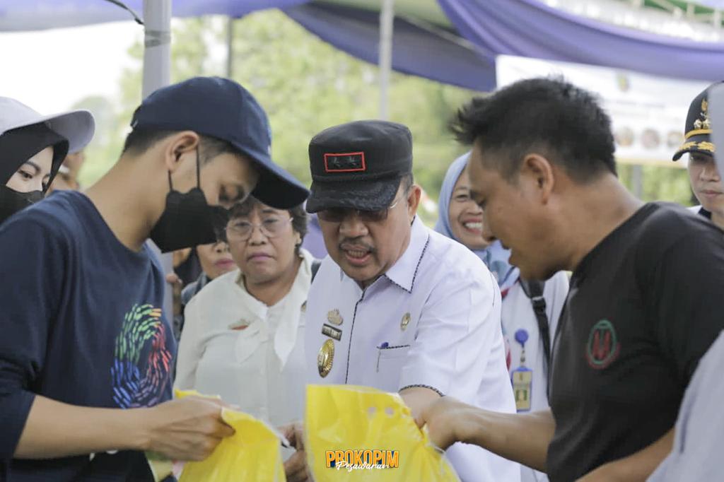 Sekkab Pesawaran hadiri Pasar Murah di Kec. Tegineneng
