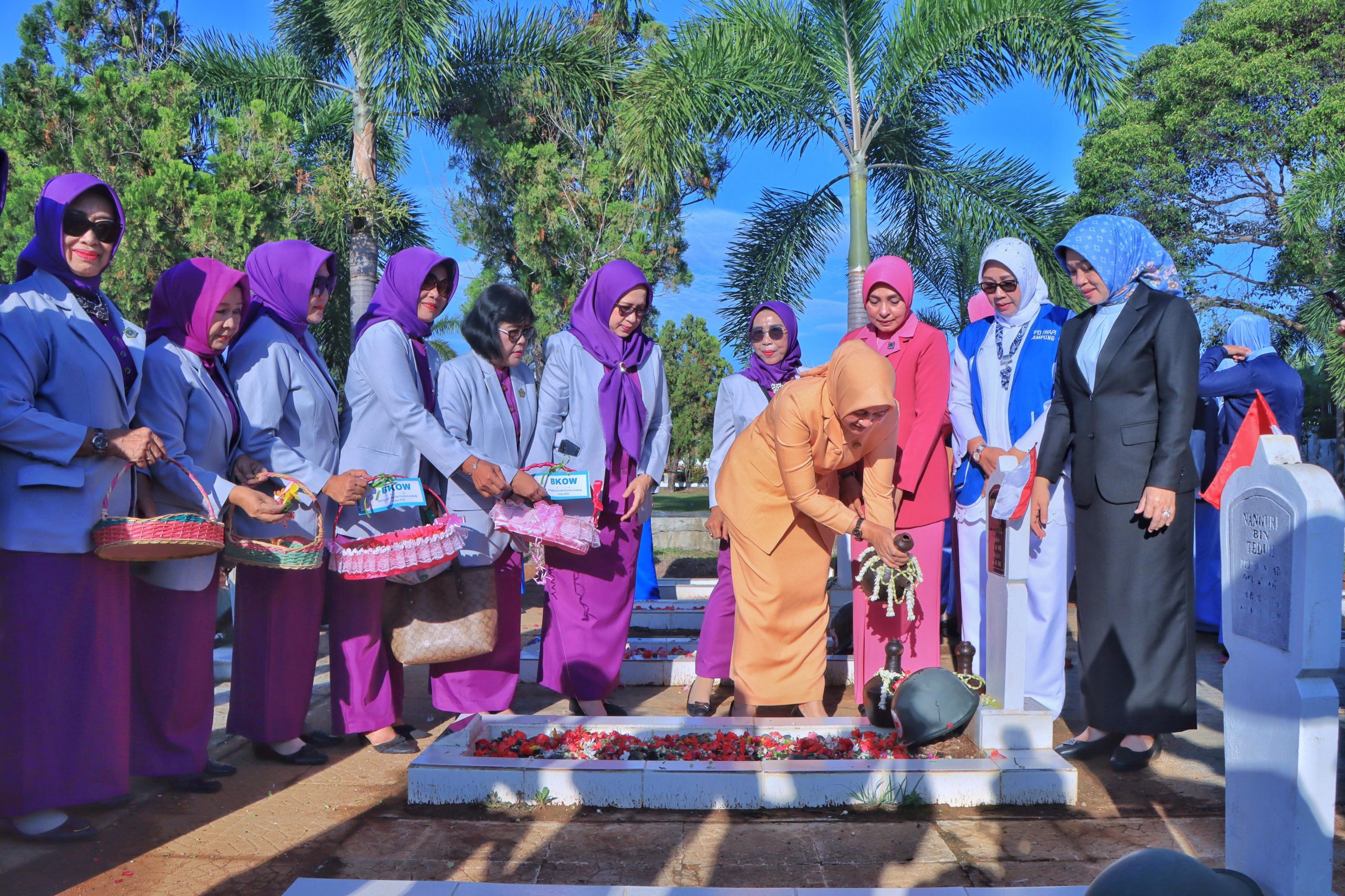 Pemprov Lampung Laksanakan Ziarah Makam Dalam Rangkaian Peringatan Hari Ibu ke-95