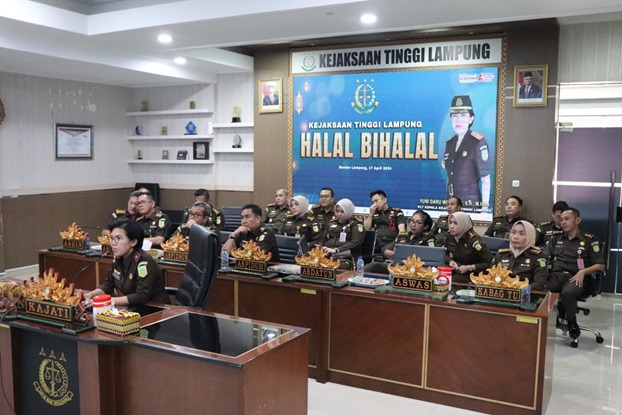PELAKSANA TUGAS KAJATI LAMPUNG HALAL BIHALAL  DENGAN JAJAJARAN KEJAKSAAN SEWILAYAH LAMPUNG