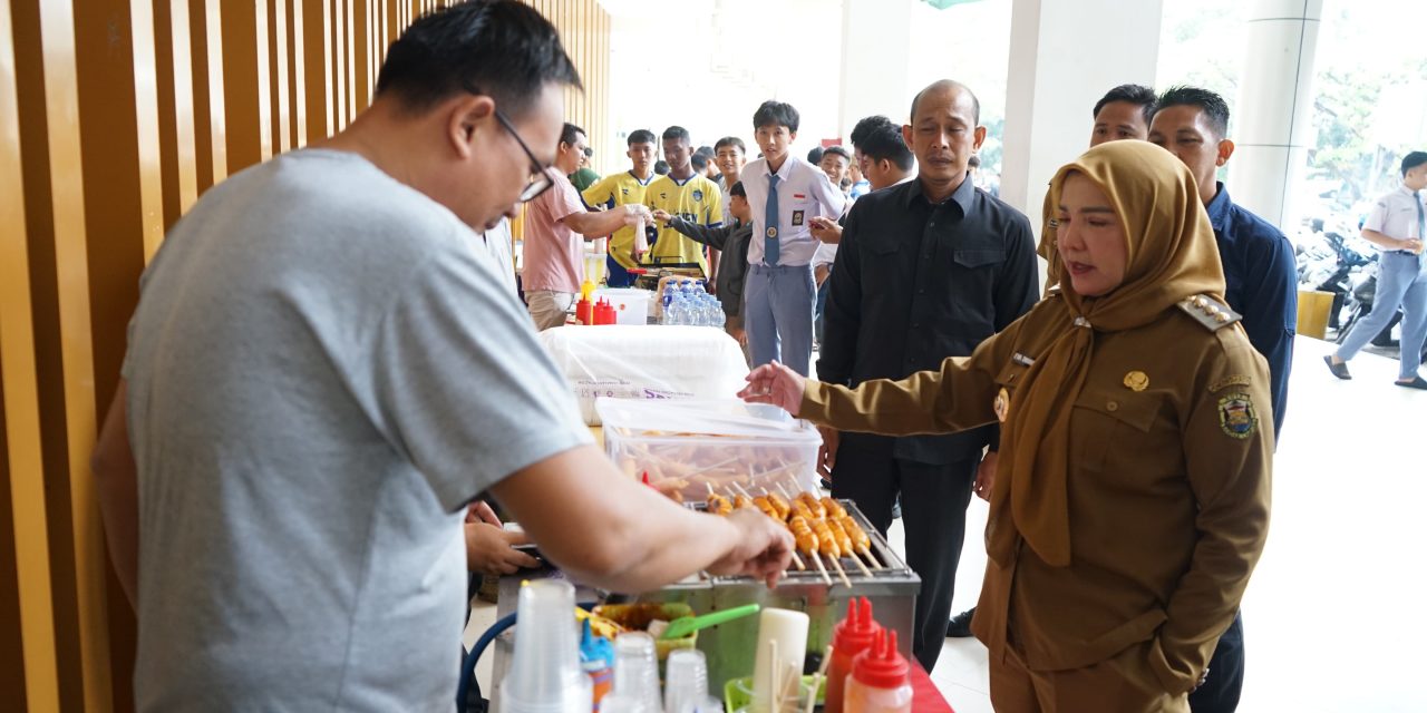 Hj. Eva Dwiana Membuka Perlombaan Futsal Walikota Cup Bandar Lampung Tahun 2024