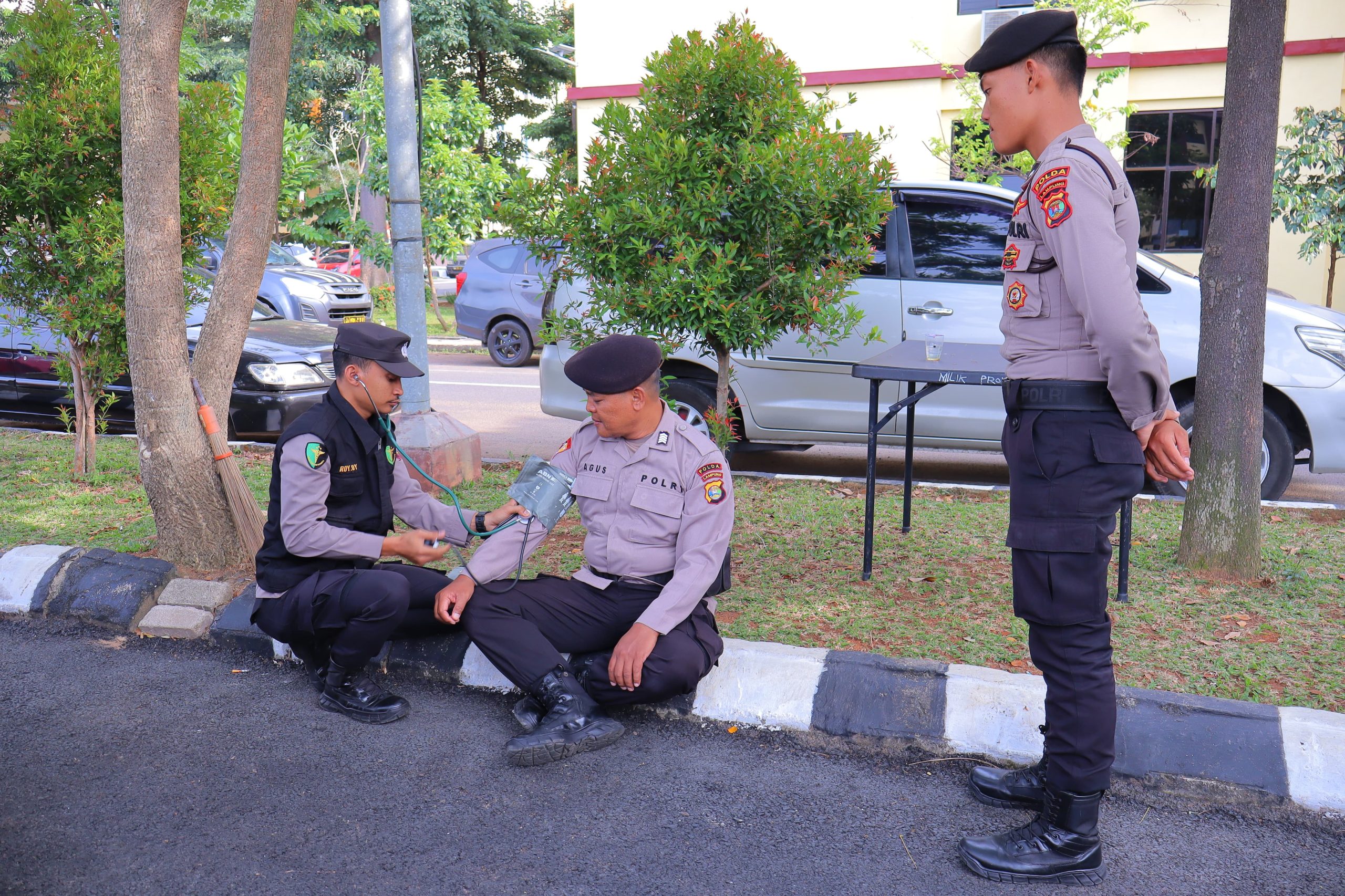 Pastikan Kondisi Personil Prima, Biddokes Polda Lampung Cek Kesehatan Personil OMP Karakatau 2024