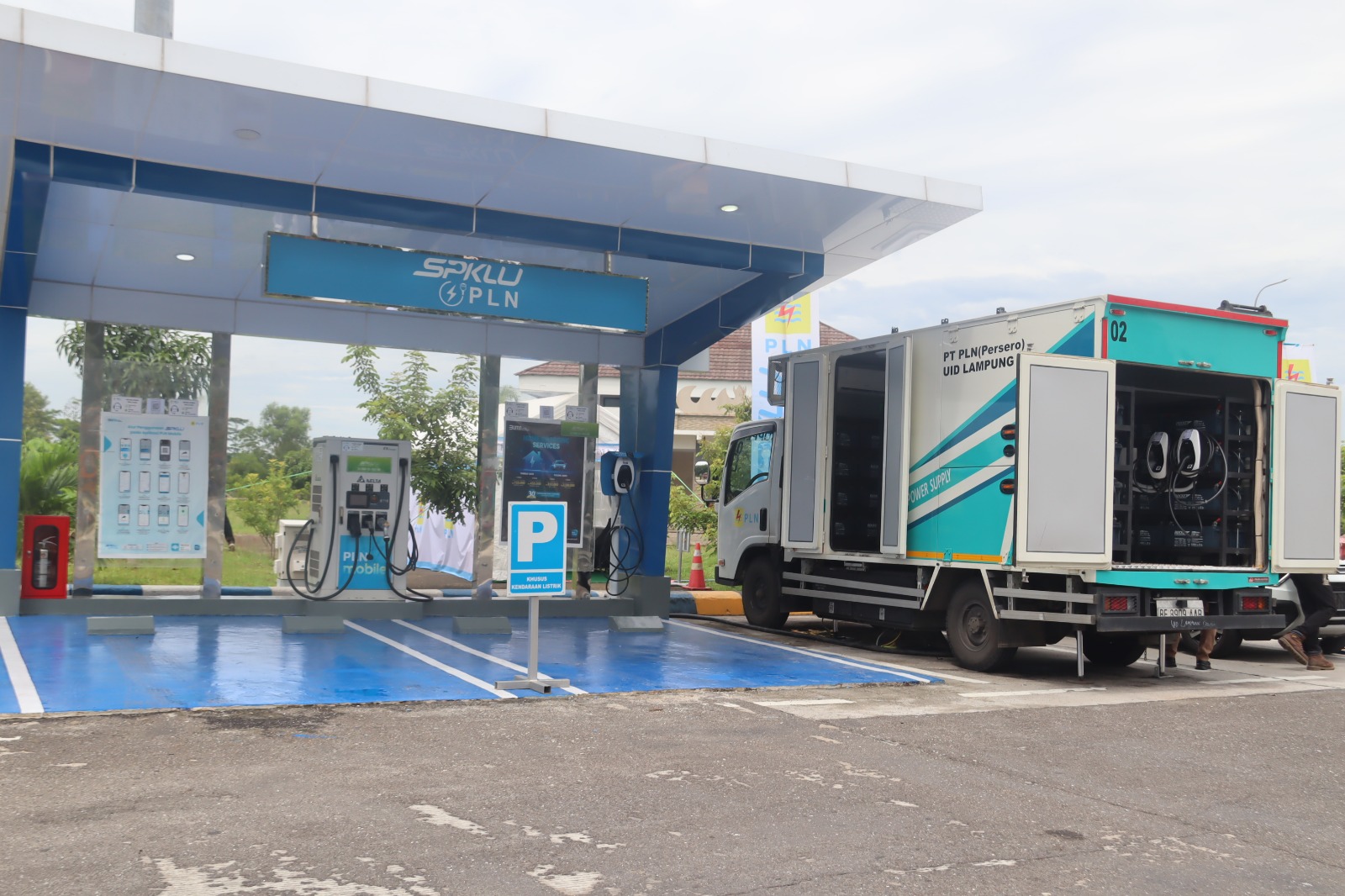 Pastikan Kesiapan Siaga Nataru, PLN cek SPKLU di jalur mudik Sumatra Selatan- Lampung