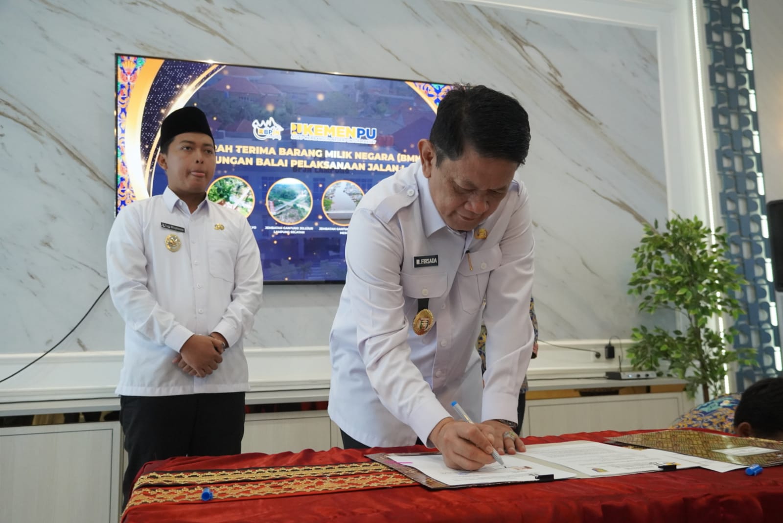 Pemprov Lampung Terima Hibah BMN dari Balai Pelaksanaan Jalan Nasional Lampung Untuk Penguatan Infrastruktur