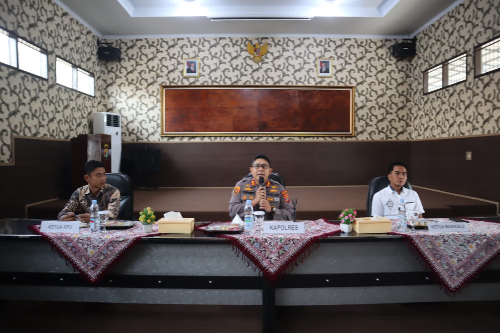 Audensi KPU dan Bawaslu Bersama Kapolres Lampung Selatan di Aula GWL Polres Lampung Selatan