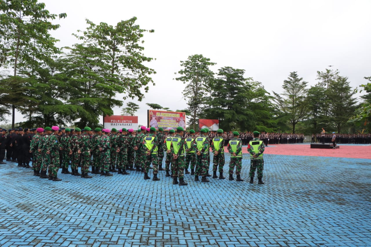 Kapolres Pesawaran Pimpin Apel Gelar Pergeseran Pasukan, Tegaskan Komitmen Netralitas dan Keamanan PSU 2025