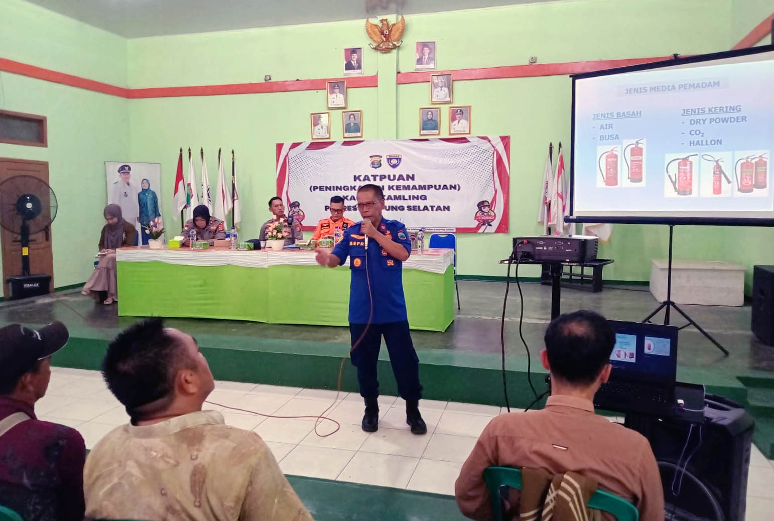 Kadis Damkarmat Lampung Selatan Jadi Narsumber Acara Peningkatan Kemampuan Anggota Kasatkamling