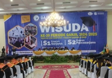 Sebanyak 392 Mahasiswa Resmi Diwisuda IIB Darmajaya