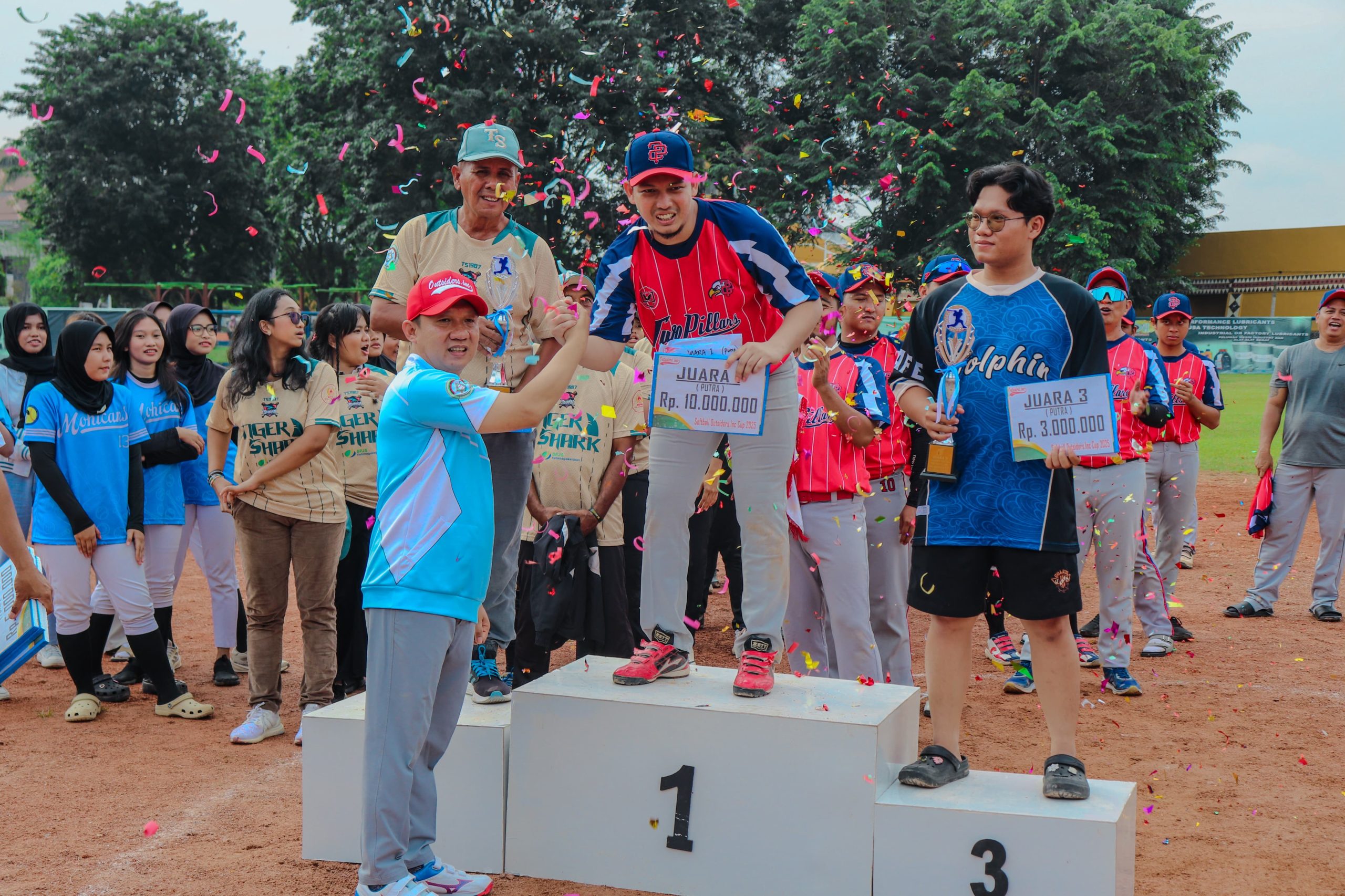 Gubernur Lampung Resmi Tutup Kejurnas Softball Outsiders Inc Cup 2025