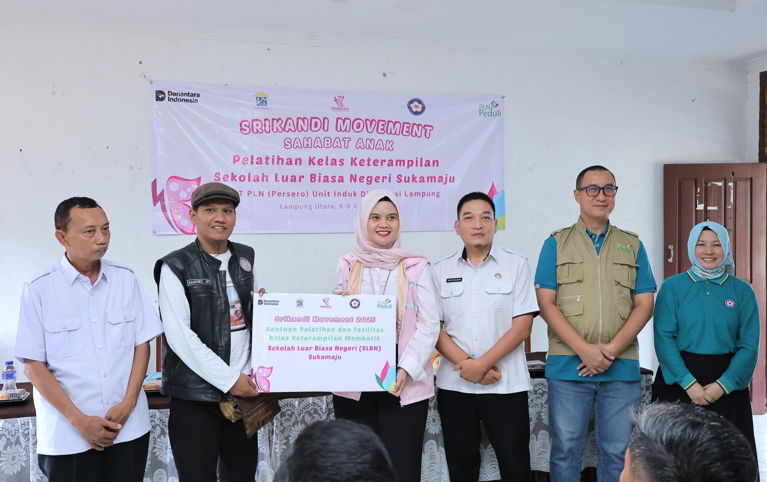 Semangat Kemerdekaan untuk Siswa SLB, Srikandi PLN Gelar Pelatihan Keterampilan di Lampung Utara