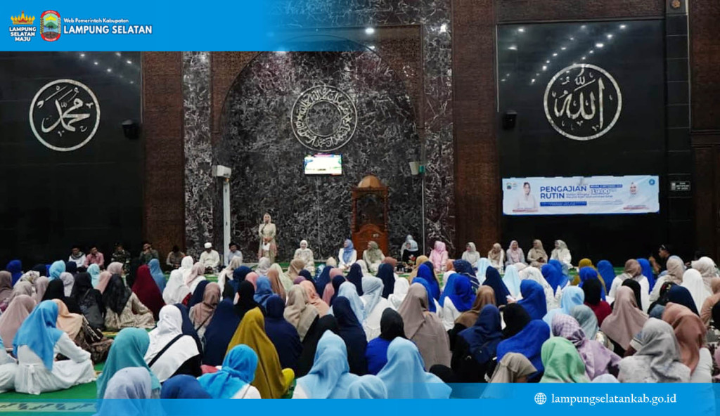 Tim Penggerak (TP) PKK Kabupaten Lampung Selatan menggelar pengajian rutin dalam rangka memperingati Maulid Nabi Muhammad SAW 1447 H/2025 M di Masjid Agung Kalianda,