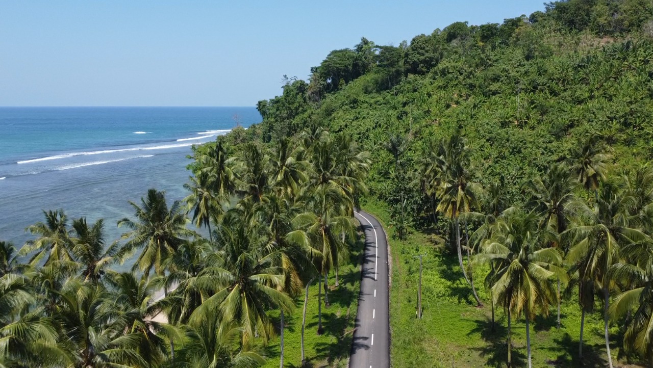 Jalan Umbar–Putih Doh Rampung Diperbaiki, Warga Tanggamus Lega