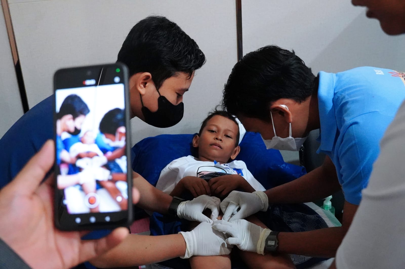 Wakili Gubernur, Sekdaprov Lampung Buka “Khitanan Untuk Negeri 2025” di Masjid Raya Al-Bakrie