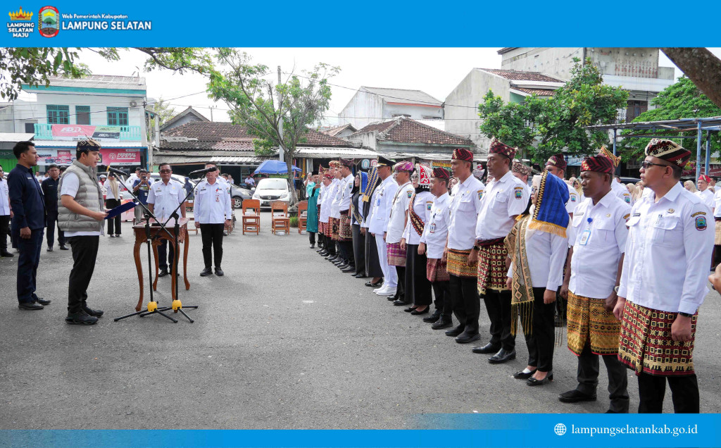 Dilantik di Tengah Pasar, Bupati Egi Ingatkan Pejabat soal Realitas Pengabdian