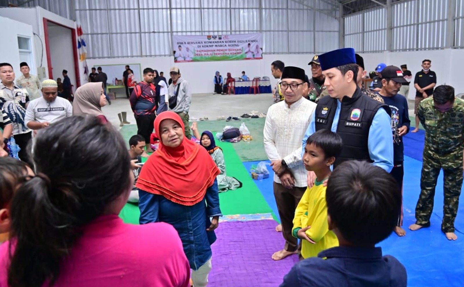 Respons Cepat Banjir Jati Agung, Bupati Egi Turun Malam Hari Cek Kondisi Warga