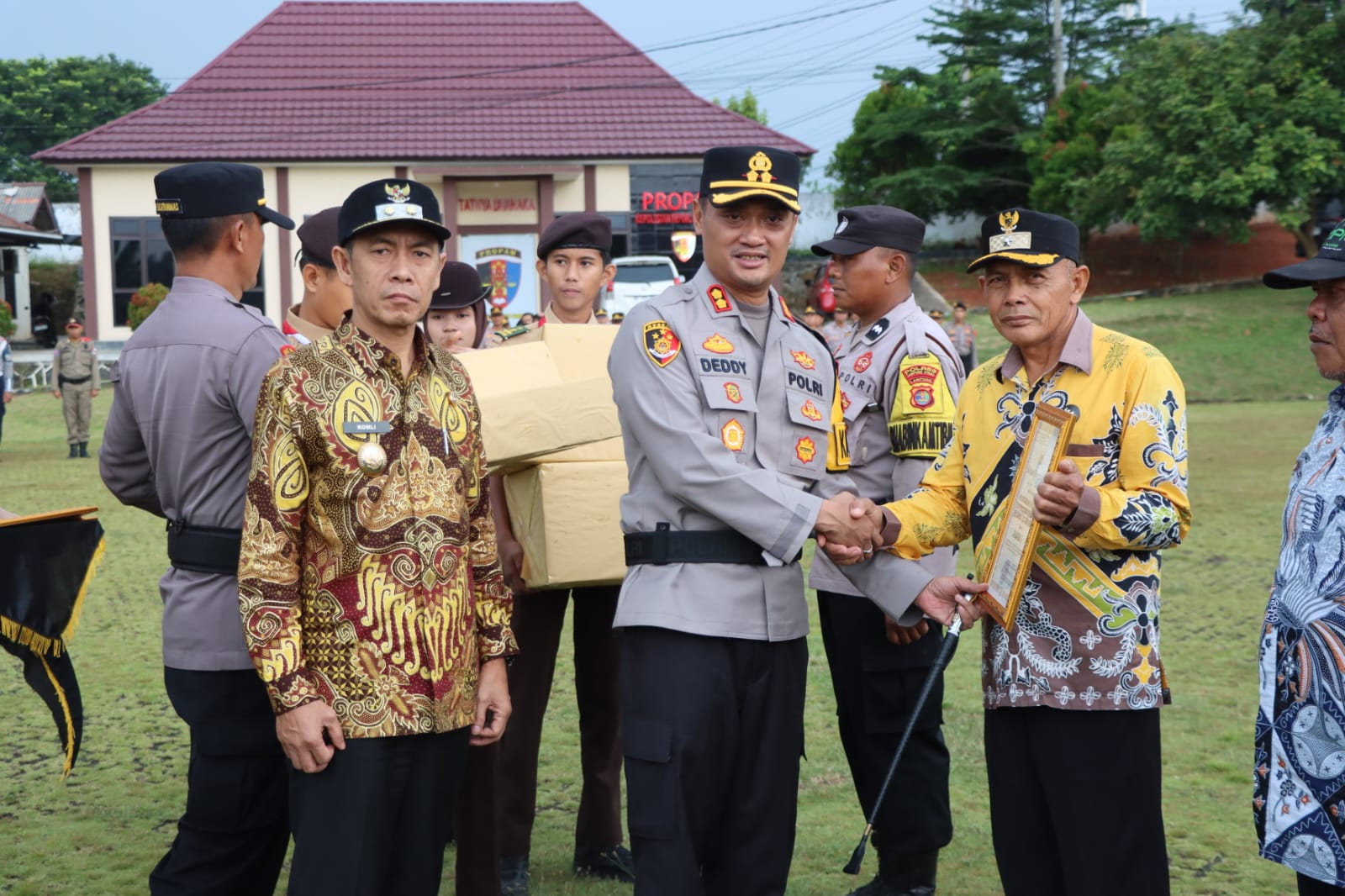 Kapolres Lampung Utara Berikan Apresiasi Pemenang Lomba Satkamling, Dorong Partisipasi Warga Jaga Keamanan Lingkungan