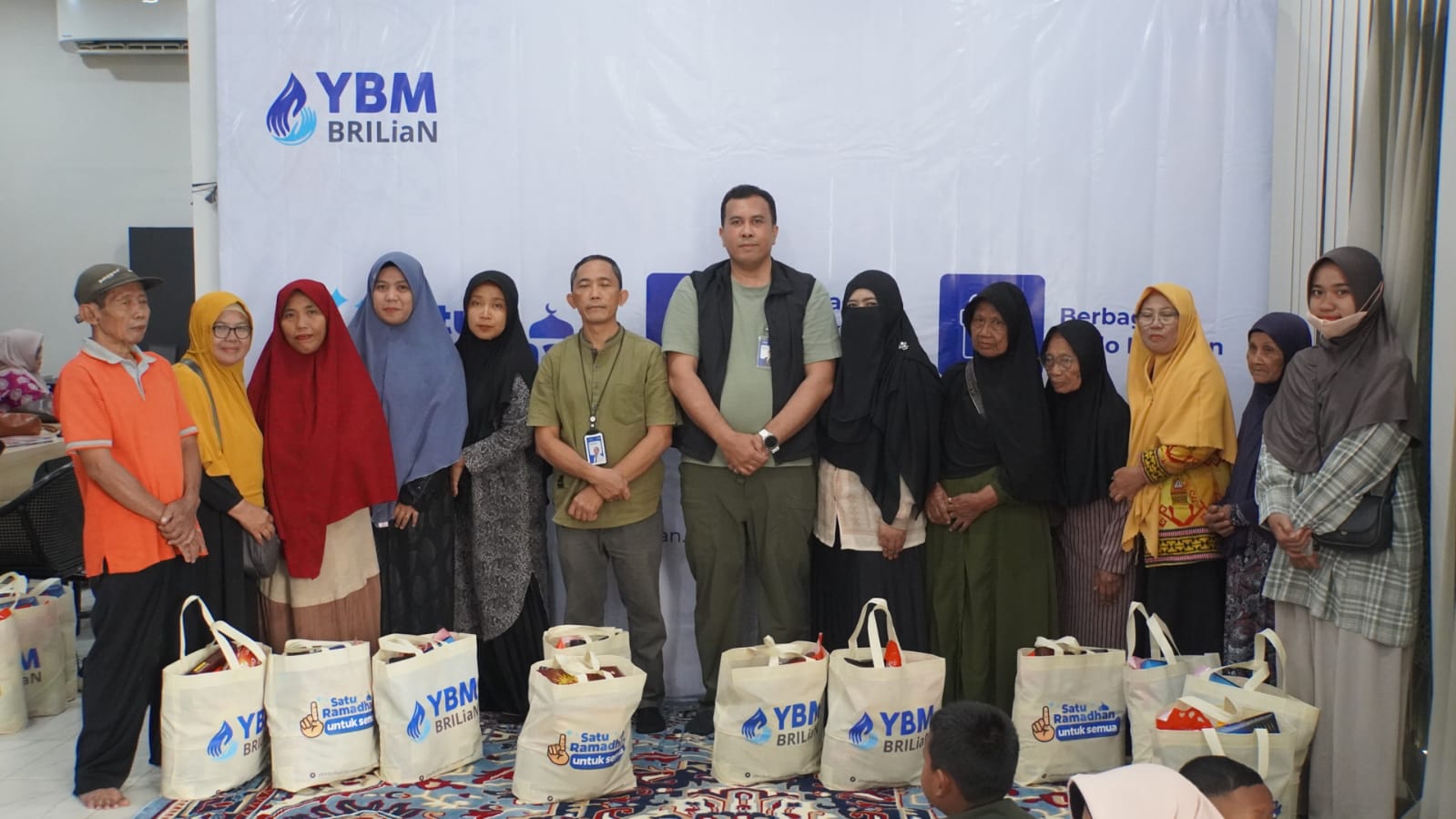 BRI BO Metro Salurkan 60 Paket Bingkisan Ramadan untuk Masyarakat