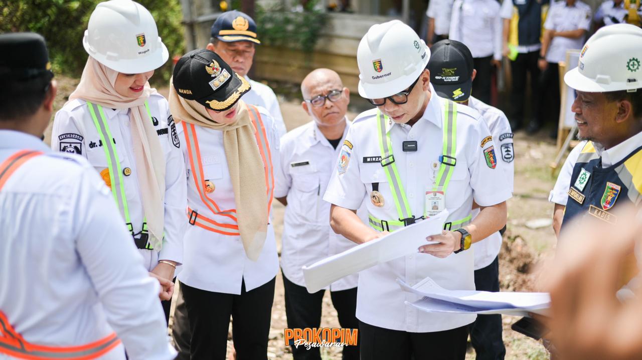 Bupati dan Wakil Bupati Pesawaran Dampingi Gubernur Tinjau Pelebaran Jalan Wisata Pesisir, Dorong Akses Pariwisata Lebih Optimal